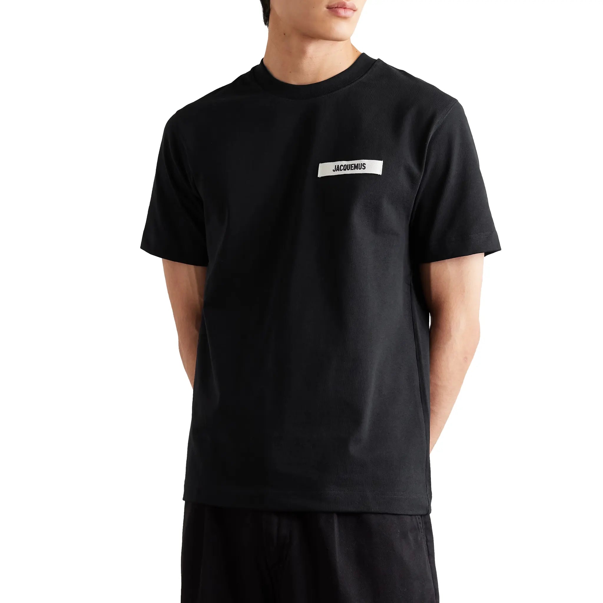 Model Front view of Jacquemus Grosgrain Brand Logo Tab Black T Shirt 245JS208-2125-990